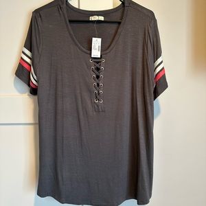 NWT front tie detail t-shirt
